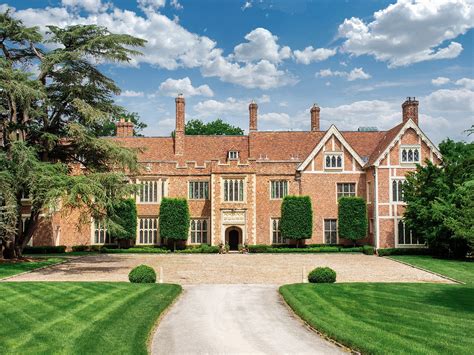 tudor mansion in middlesex.